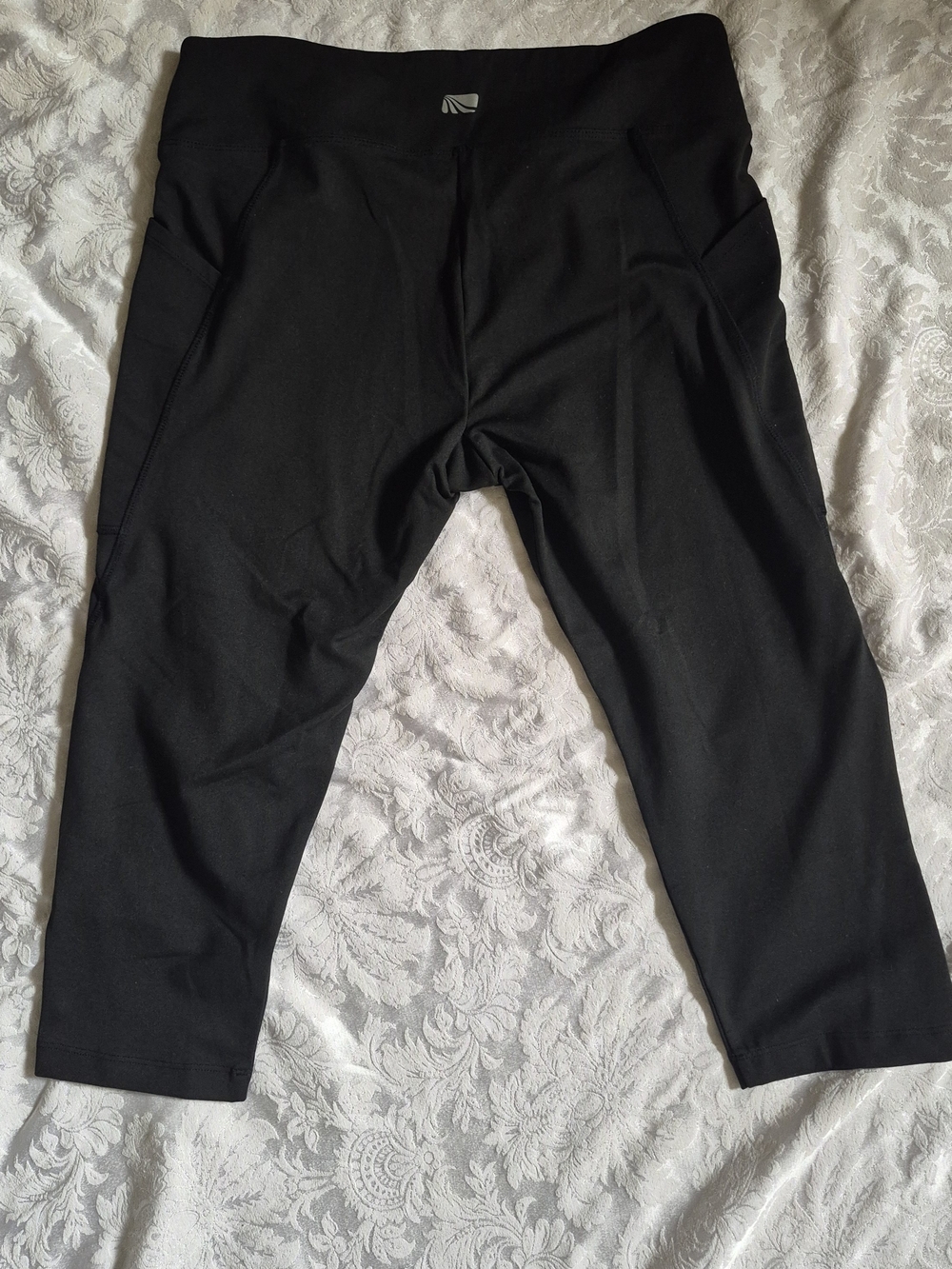 Marika Tek Black Athletic Jogger Capri Pants XL
